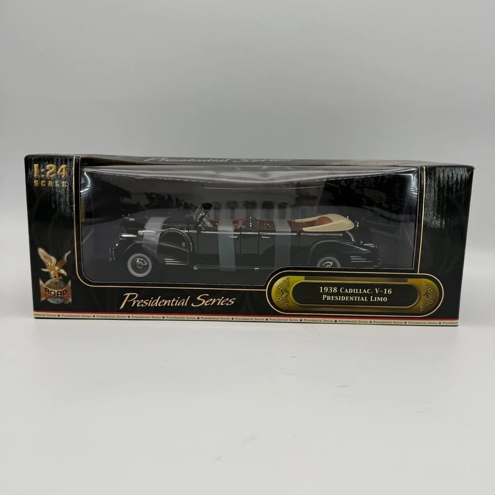 YAT MING Road Signature Presidential Series 1938 Cadillac V-16 Presidential Limo